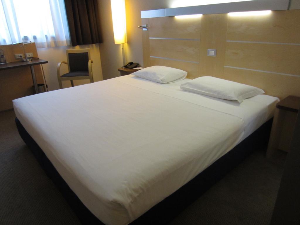 Ih Hotels Milano Gioia מראה חיצוני תמונה
